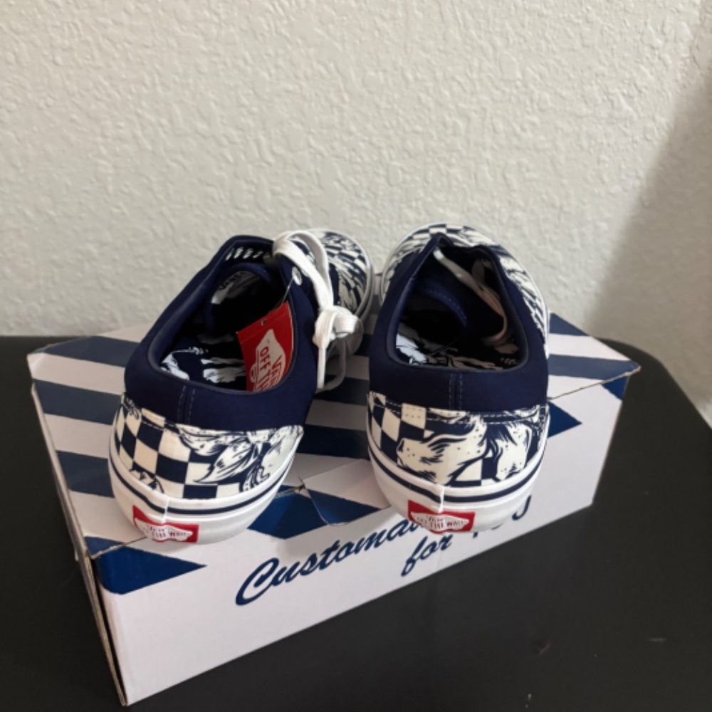 Custom Vans - Picture 4 of 5